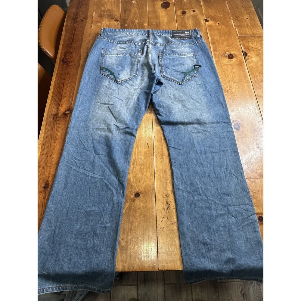 Rocawear Men's Classic Fit Jeans W40 Light Wash Blue Denim 100% Cotton